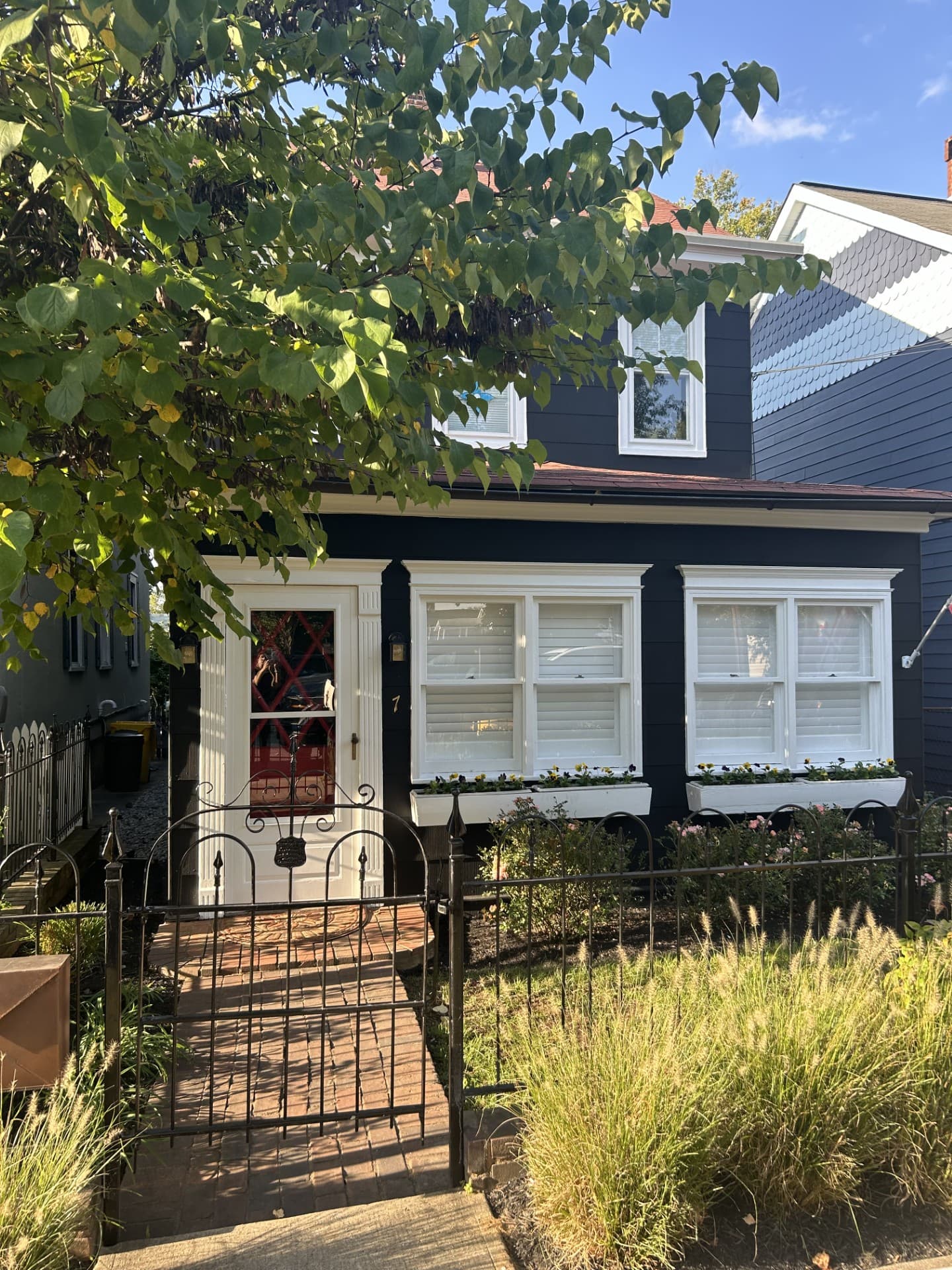 Front exterior of 7 Hill Street, Annapolis